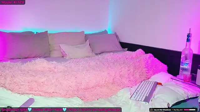 AaliyahLaylah webcam