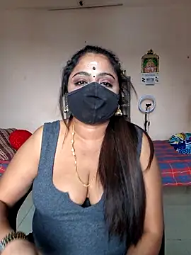 Queen_ilakiya webcam