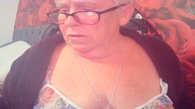 Playful_MILF_Demi webcam