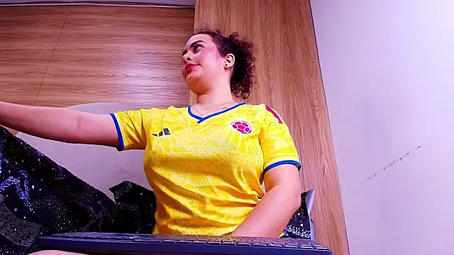 Watch kiara_lp live on EroticFlix - High definition streams
