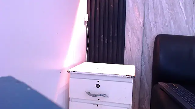 anxiuos_miller webcam