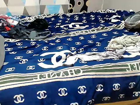 Trish_CurveCock webcam