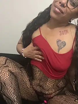 Desirae_Luciano webcam