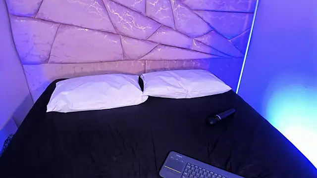 yayis_betancur (F young) - I hold your cock in my boobs 💗