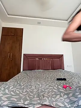 Alina_kour live sex cam