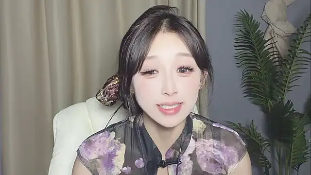 Watch JJ-JIANGJIANG live on EroticFlix - High definition streams