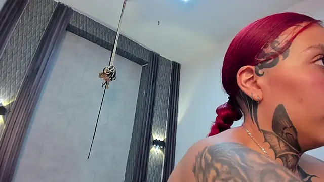 selene_red_ webcam