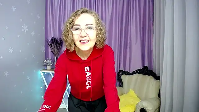 Watch queen_a_n_i live on EroticFlix - High definition streams