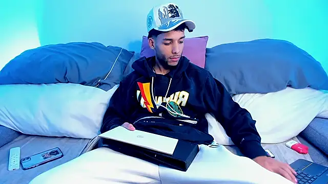 thiagoferreti (M twink) - show cum