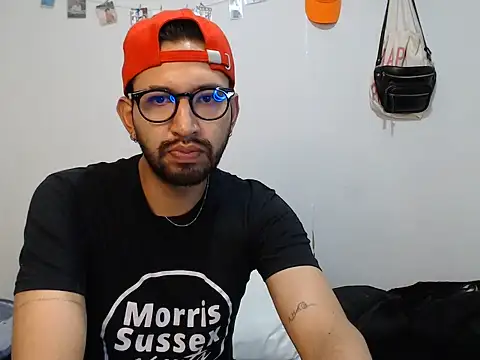 thomass1018 - Thomass1018's free webcam - UK Sex Cams