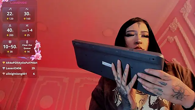 kat_vonde (F teen) - Spank ass x5 on doggy