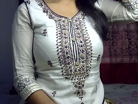 Watch SiaraSiyA live on EroticFlix - High definition streams