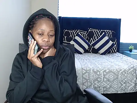 QUEENMANDYY webcam