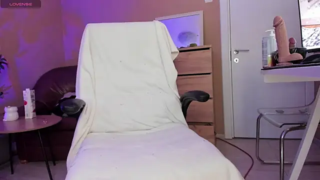 KaylaLaine webcam