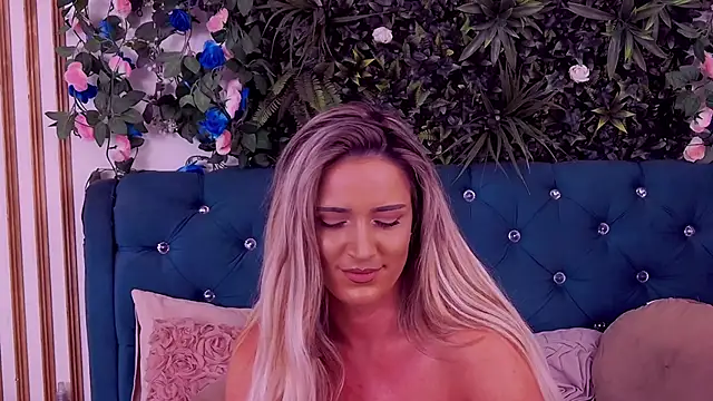 Watch CherryMuse_ live on EroticFlix - High definition streams