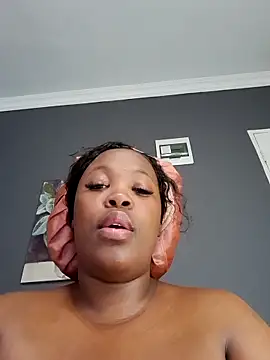 Watch SWEETDOLLY29XX live on EroticFlix - High definition streams