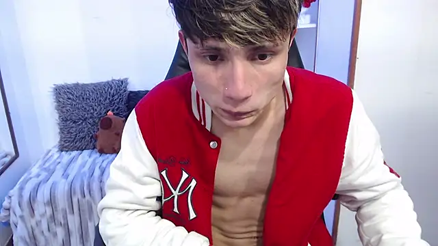 yao_23 (M twink) - 💪 Naked, Kisses and Flex 💪