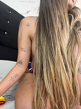 Annyy_Rosse webcam
