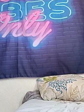 Mikaaa97 webcam