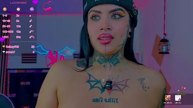 LauriInk1 live cam on StripChat