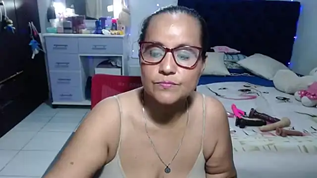 pervert_mommy_ live cam on StripChat