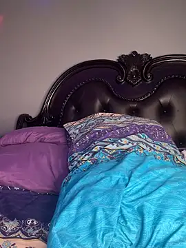 RenaThickAss live cam on StripChat