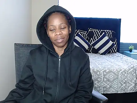 QUEENMANDYY webcam