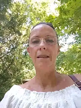sacha_scorp (F mature) - Sucer mon lush plein de mouille