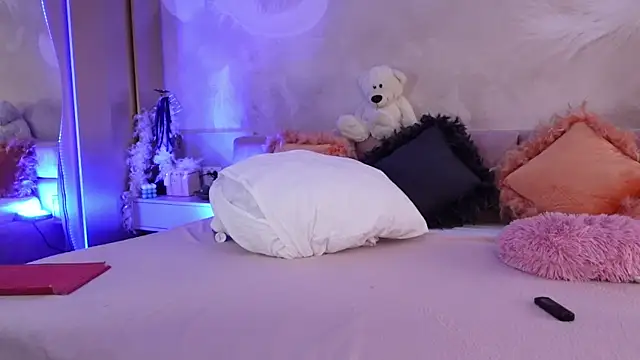 JullyBlair webcam