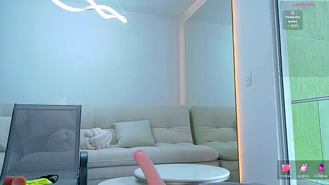Watch Michelle_Ferrerr live on EroticFlix - High definition streams