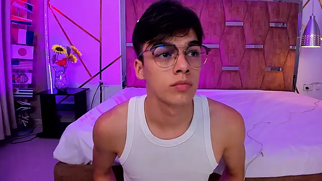 Tarpely - Male webcam sex chat