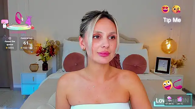 MissLoou webcam
