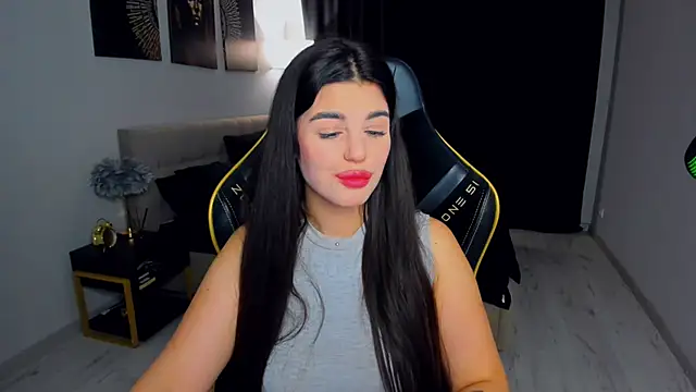 AlluringAriel webcam