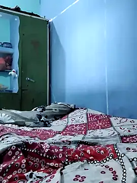 RAYI_Queen_4 webcam