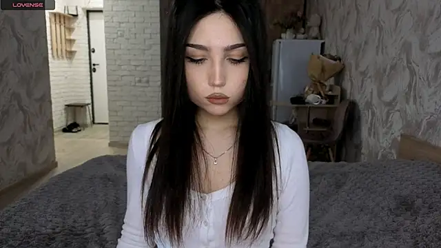 Qwami_Amie webcam