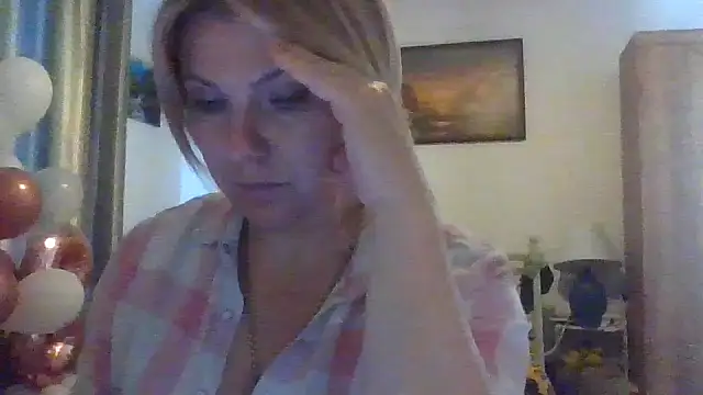 ElenaLove888 webcam