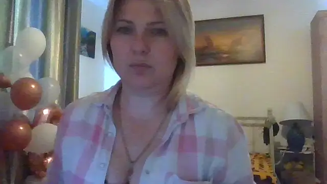 Watch ElenaLove888 live on EroticFlix - High definition streams