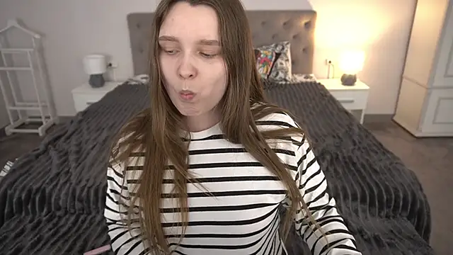 MagicPeachh_ webcam