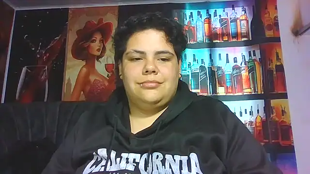 Hailey_Curvy webcam
