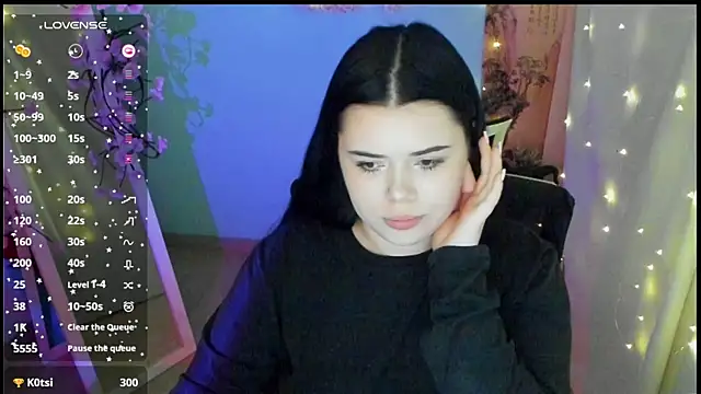 Mona_Esty webcam