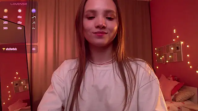 Adria_Arjona webcam