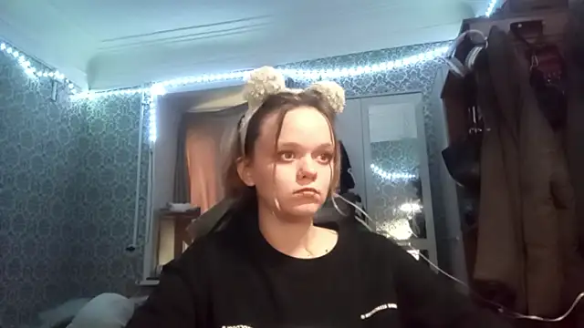 FlirtingAdele_1 webcam