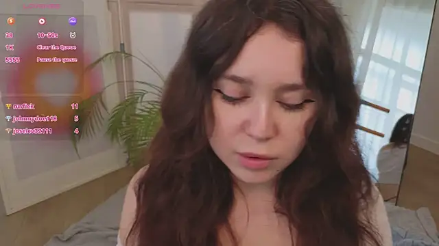 llina_gloww webcam