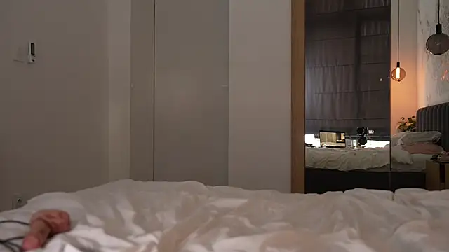 Watch ibiddi live on EroticFlix - High definition streams