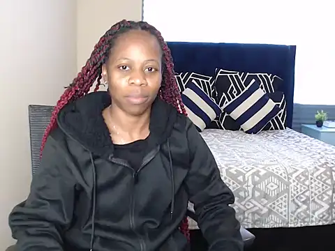 QUEENMANDYY webcam