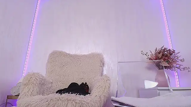 Anna_Lewis webcam
