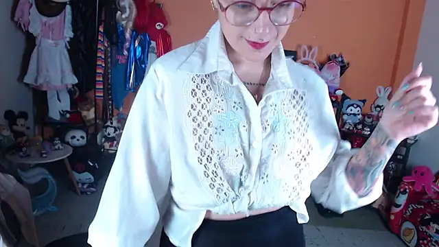 Watch MissMiia2 live on EroticFlix - High definition streams