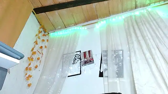 angel_bonbom webcam