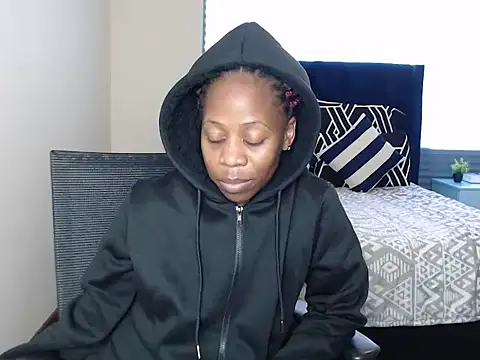 QUEENMANDYY webcam