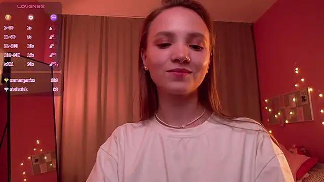 Adria_Arjona webcam